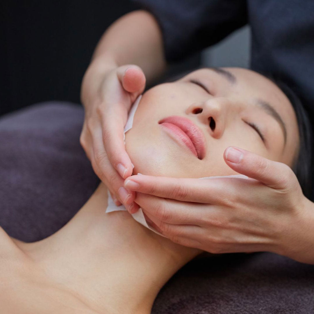 Proionic™ Multi-Sculpting Chin & Neck Treatment Proionic™ Multi-Sculpting Chin & Neck Treatment