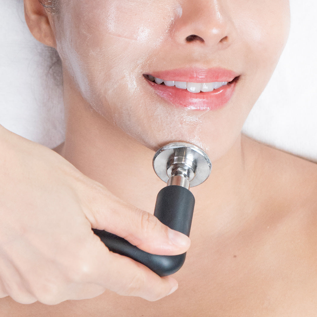 Proionic™ Multi-Sculpting Chin & Neck Treatment