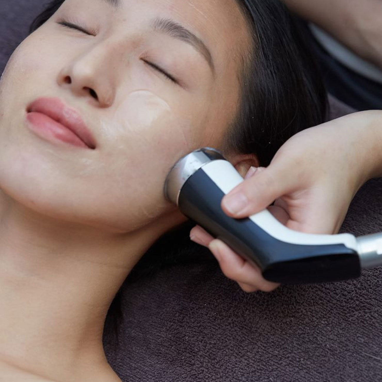 Multi-Spectrum Intensive Eye Treatment